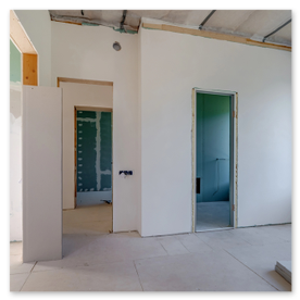 Pasillo con techo de tablarroca nuevo